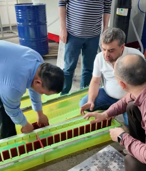 Independent rubber lining machine and self-made rubber tank production display Independent rubber lining machine and self-made rubber tank production display
