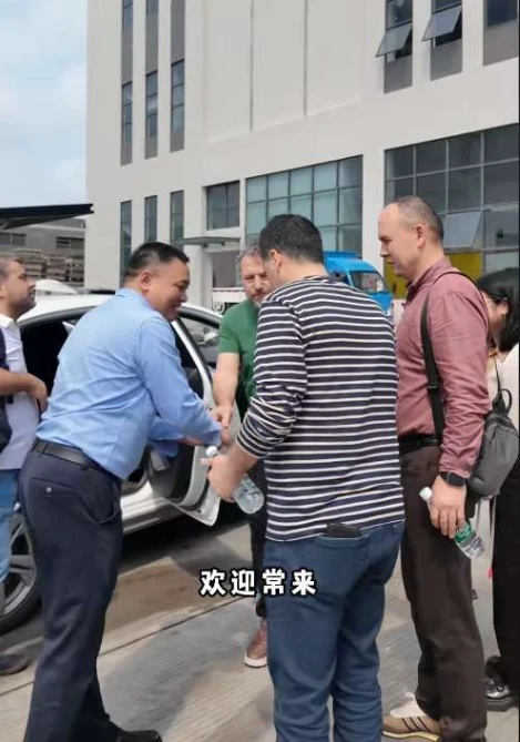 Overseas clients inspect grinding polishing machinery, Xindingsheng boosts innovation to expand global metal surface treatment market 外贸站配图ALT文本撰写有哪些注意事项? 推荐一些外贸站配图ALT文本的优秀案例 如何让外贸站配图ALT文本更符合目标市场的文化背景? Overseas clients inspect grinding polishing machinery, Xindingsheng boosts innovation to expand global metal surface treatment market 外贸站配图ALT文本撰写有哪些注意事项? 推荐一些外贸站配图ALT文本的优秀案例 如何让外贸站配图ALT文本更符合目标市场的文化背景?